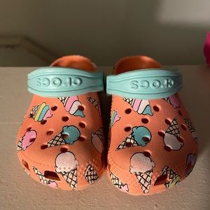 Toddler crocs